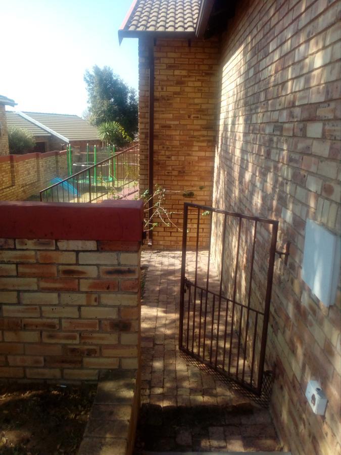 The Royal Princess Garden In Honeydew Apartment Roodepoort Exterior photo